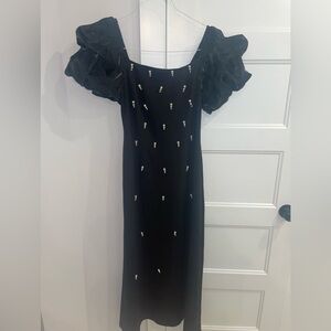Elegant Black Evening Dress with Pearl Accents